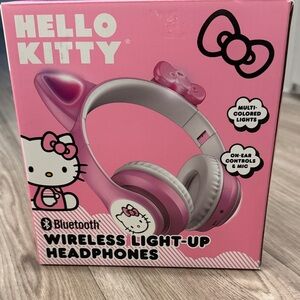 Hello Kitty Pink and White Light-Up Wireless Headphones